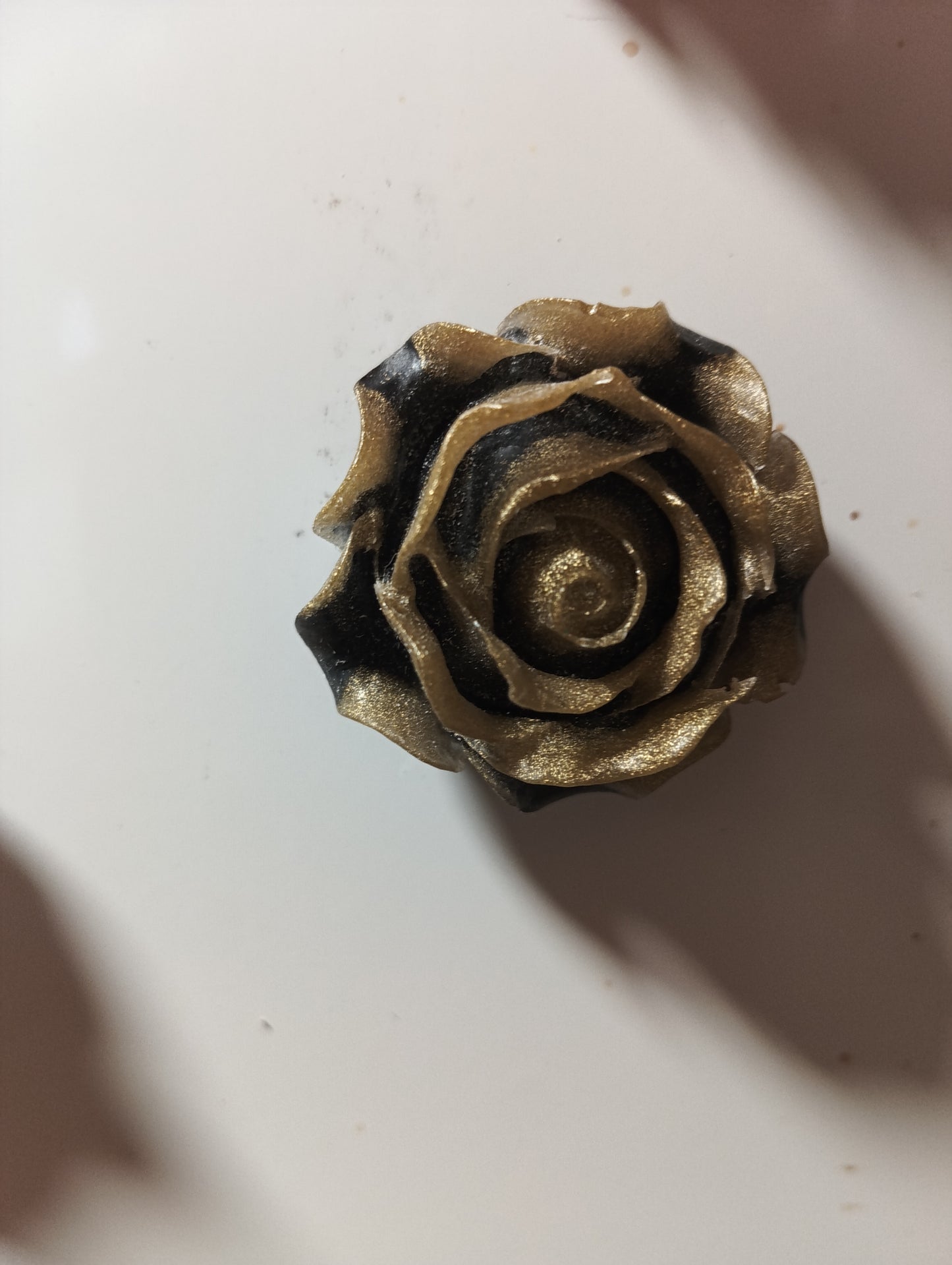 Magnets forme rose couleur marron et noir - Krearesine